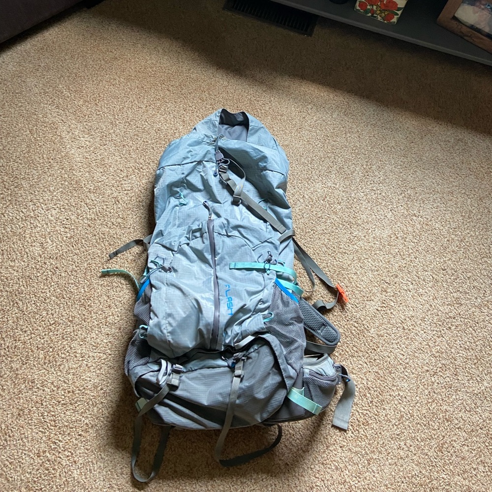 Women’s REI Co op Flash pack 52. Size L
